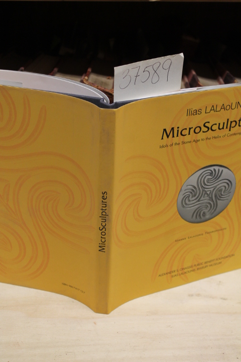 Tsoukopoulou, Ioanna Lalaounis: MicroSculptures: Idols of the Stone Age to th...