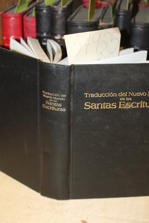 WATCHTOWER BIBLE: Traduccion del Nuevo Mundo de las Santas Escrituras