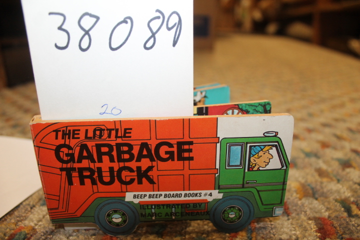 The Little Garbage Truck:: The Little Garbage Truck:  Beep, Beep Board Books #4