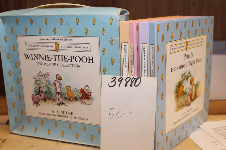 Milne, A. A.: Winnie-The-Pooh:  The Pop-Up Collection - Four Books