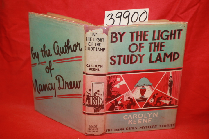 Keene, Carolyn: The Dana Girls Mystery Stories: By The Light Of The Study Lamp