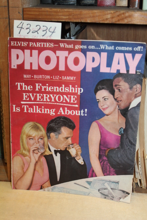 Fiore, Mary (Managing Editor): Photoplay October 1964.  Cover Stories: Elvis,...