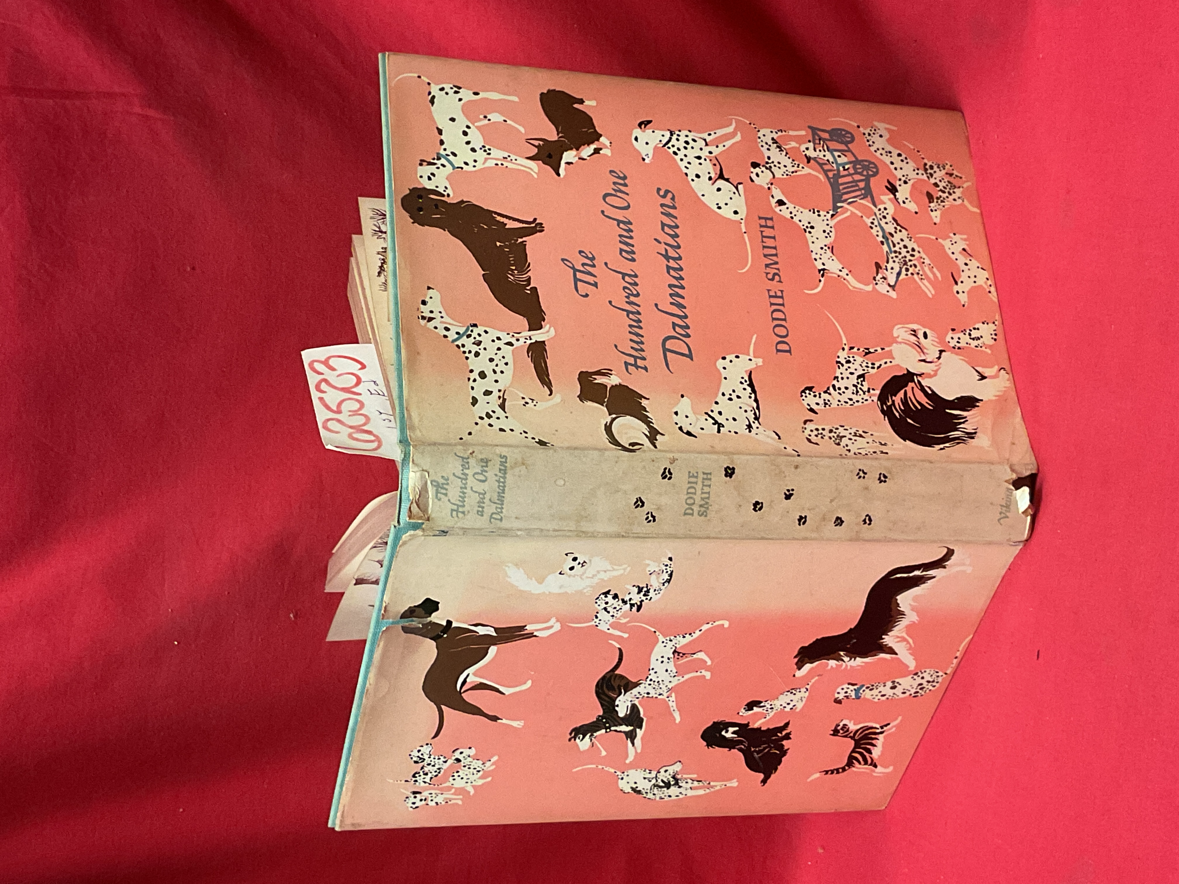 Smith, Dodie: The Hundred and One Dalmatians