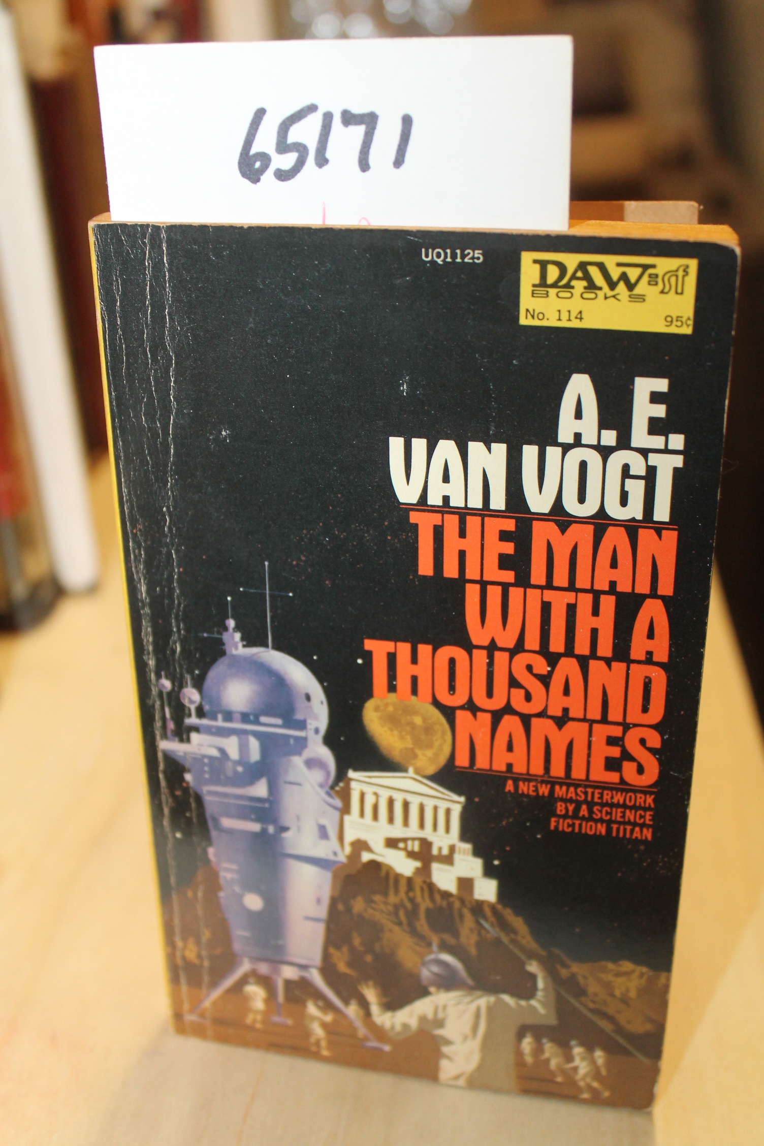 Van Vogt, A. E.: The Man With a Thousand Names