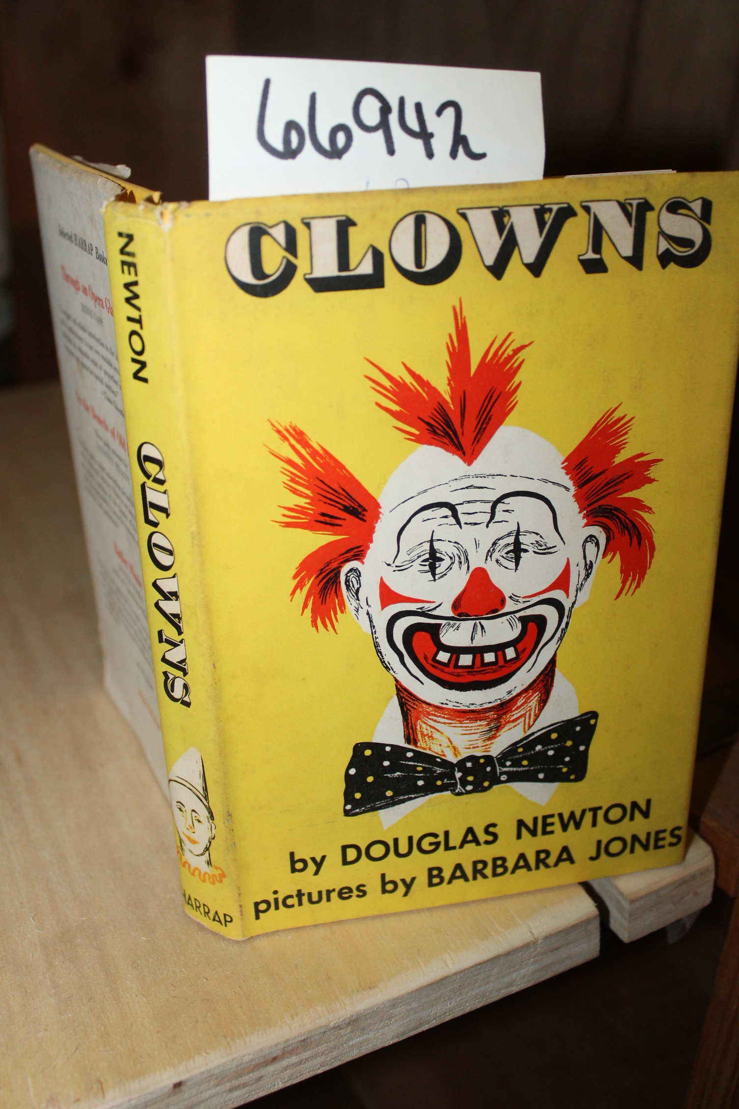 Newton, Douglas: Clowns
