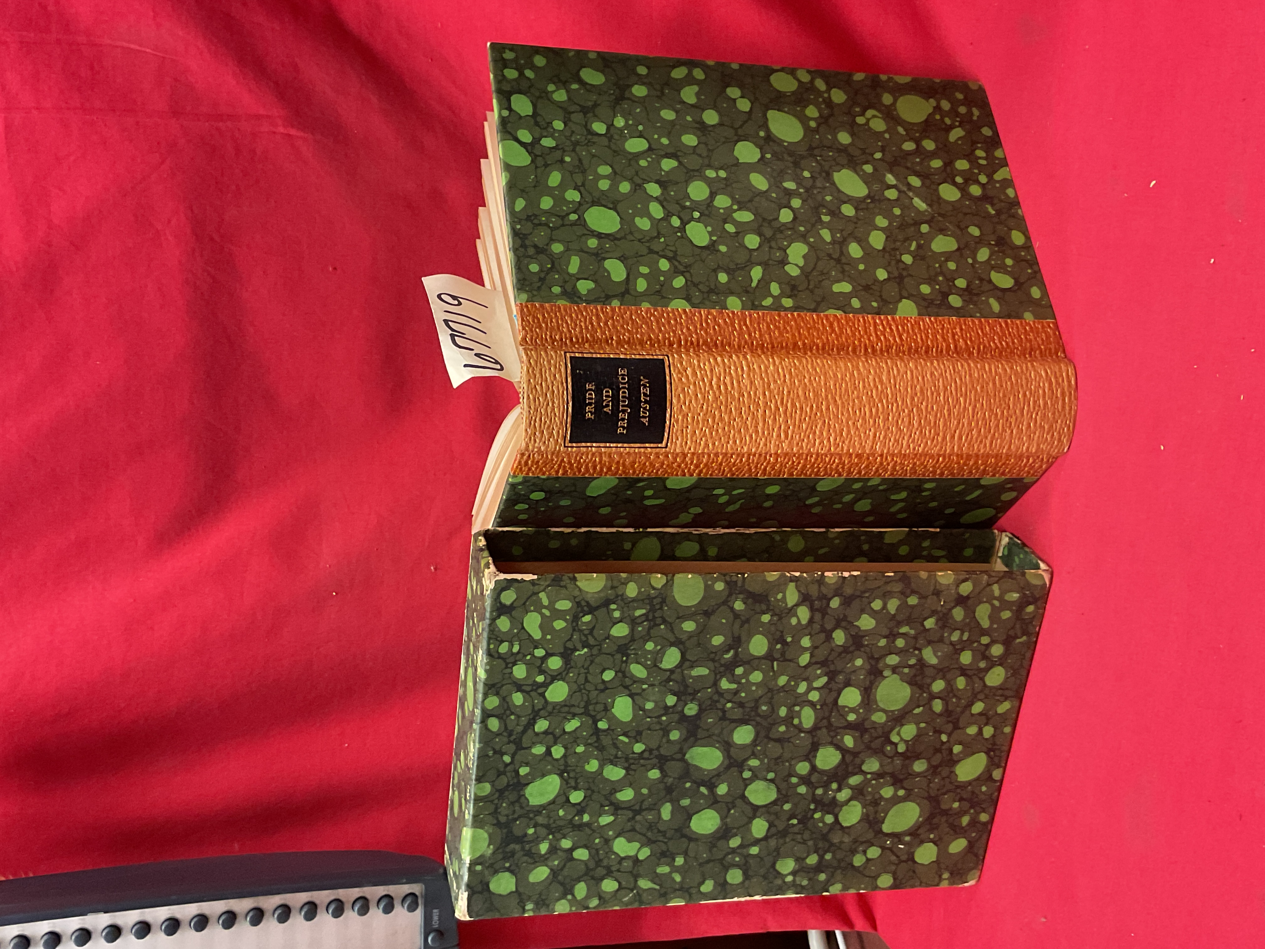 Austen, Jane; Helen Sewell: Pride and Prejudice with slipcase HERITAGE