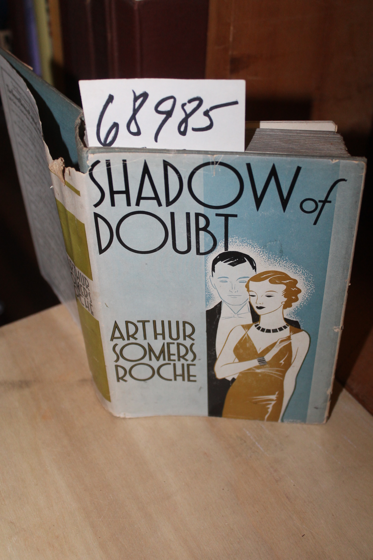 Roche, Arthur Somers: Shadow of Doubt TORN DJ