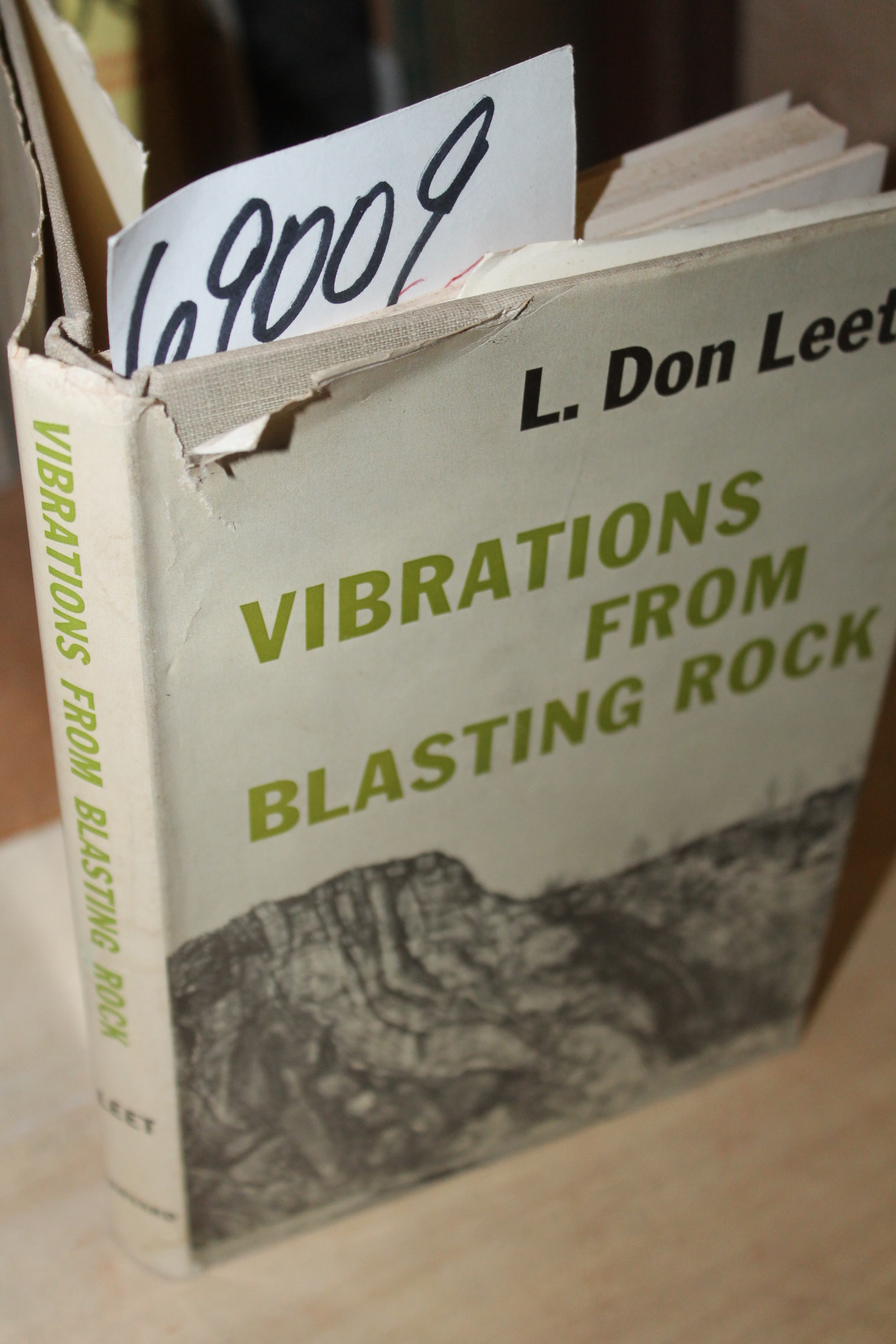 Leet, L. Don: Vibrations from Blasting Rock