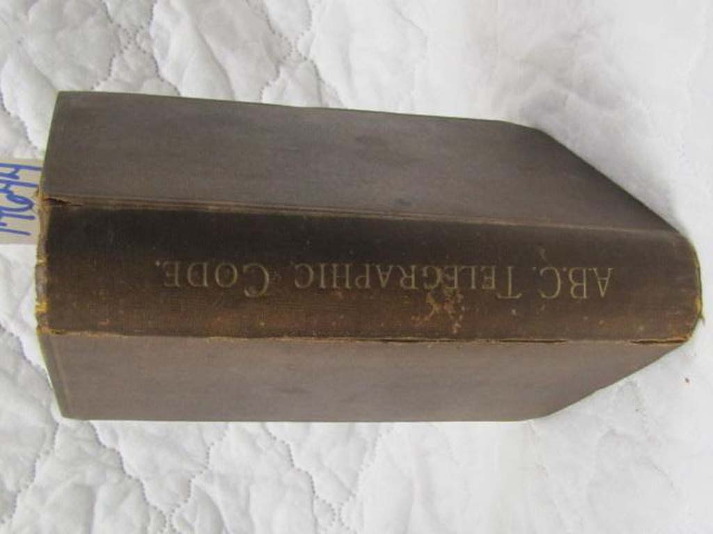 Clauson-Thue, W: The A B C Universal Commercial Electric Telegraphic Code fin...