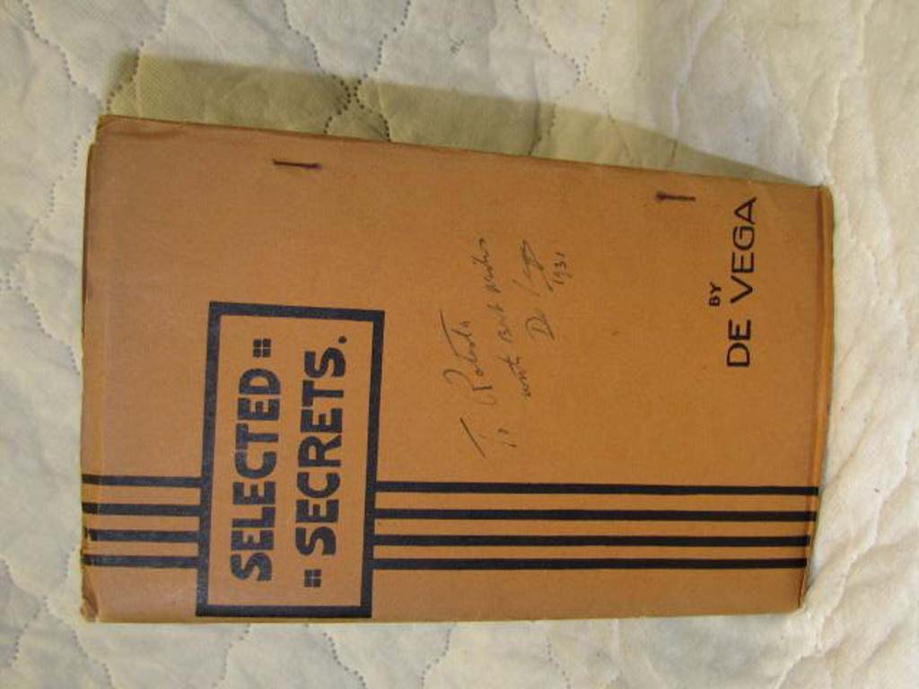 De Vega; signed by the author: Selected Secrets (magic)