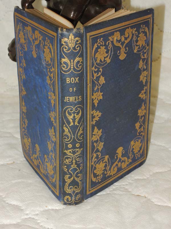 Percival, Southey, Bryant, Moore, Willis, and Other Eminen...: The Box of Jewels