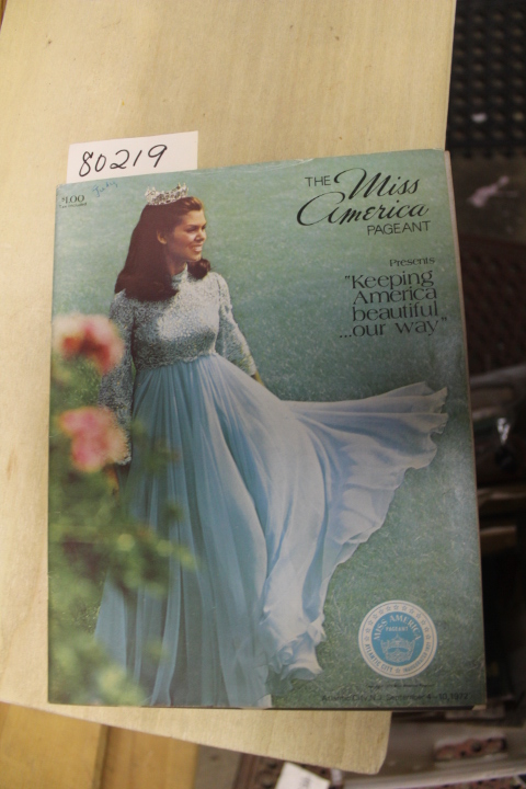 MISS AMERICA PAGEANT r: THE MISS AMERICA PAGEANT 1972 SOUVENIR PROGRAM 1972