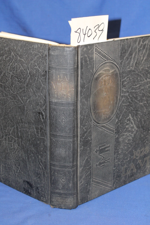 Penn State: La Vie 1928  The Annual Publication of the Junior Class of the Pe...