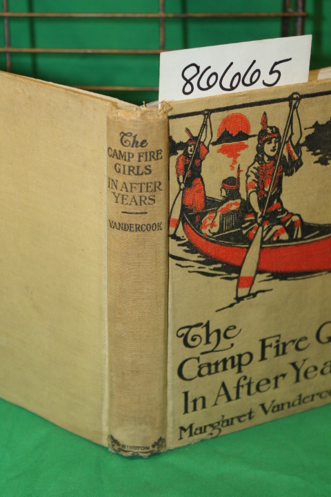 Vandercook, Margaret: The Camp Fire Girls Across the Sea