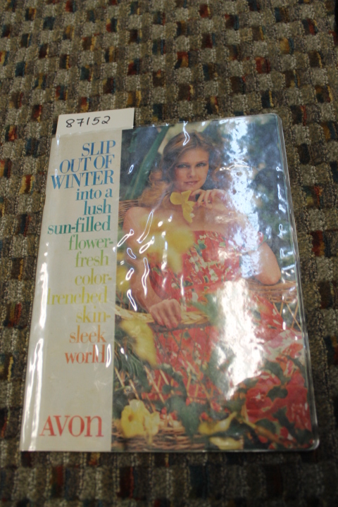 Avon Products Inc: Slip out of Winter into a Lush Sun Filled Flower Fresh Col...