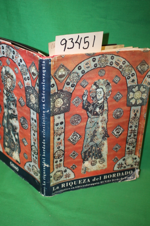 Drobna, Zoroslava: Lariqueza Del Borado Eclesiastico, embroidery of church ve...