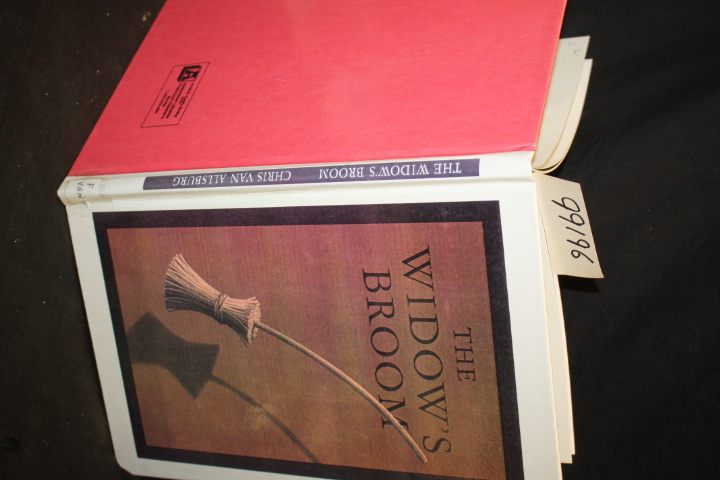 Allsburg, Chris Van: The Widow's Broom