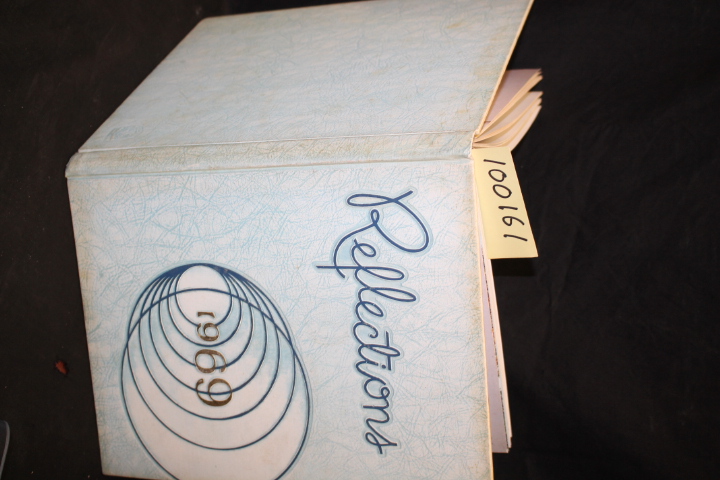 Villa Maria Academy: Reflections 1969 (Villa Maria Academy Yearbook)