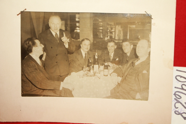 ORSATTI'S MUSICAL BAR atlantic city: ARNOLD ORSATTI AND OTHERS IN PHOTOGRAPH