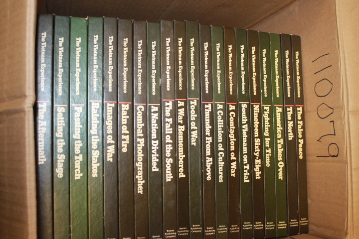 Manning, Robert and Samuel Lipsman a...: The Vietnam Experience - 22 Volume I...